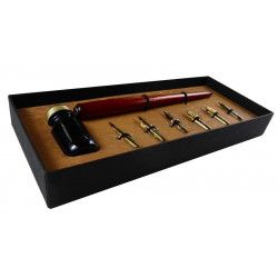 Petit coffret de calligraphie latine