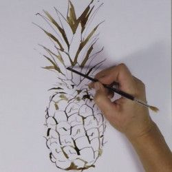 Un ananas au brou de noix