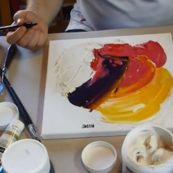 Comment utiliser du modeling paste sur une toile ?