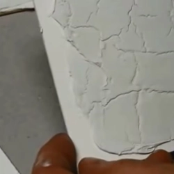 Comment réaliser des craquelures sur une toile/un tableau ?