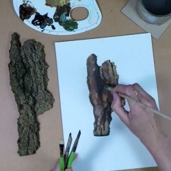 Peindre l'écorce d'un arbre à l'acrylique