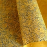 Feuilles bleues sur fond ocre