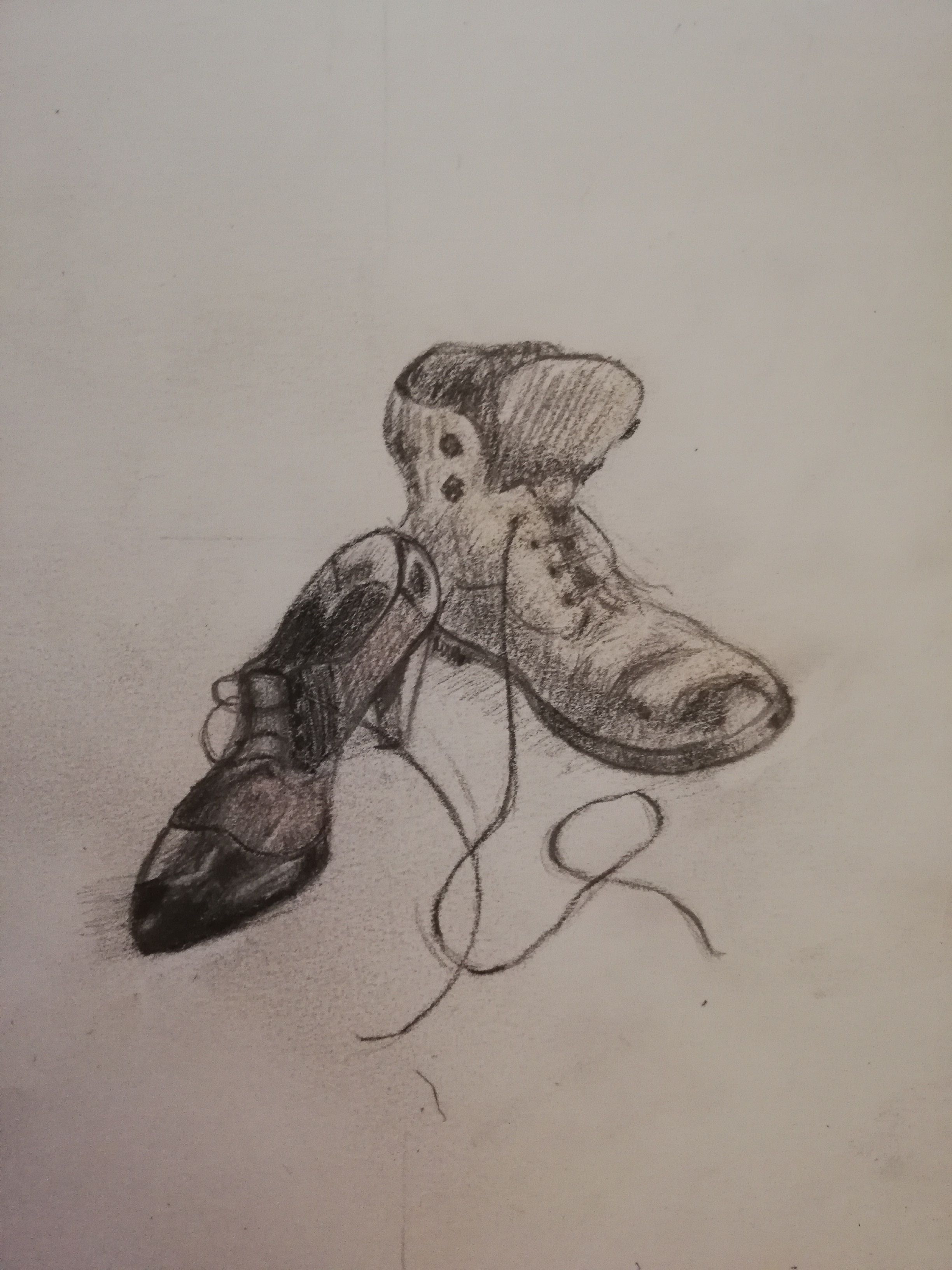 Escarpin et godasse en dessin de Dina le 09 mai 2021