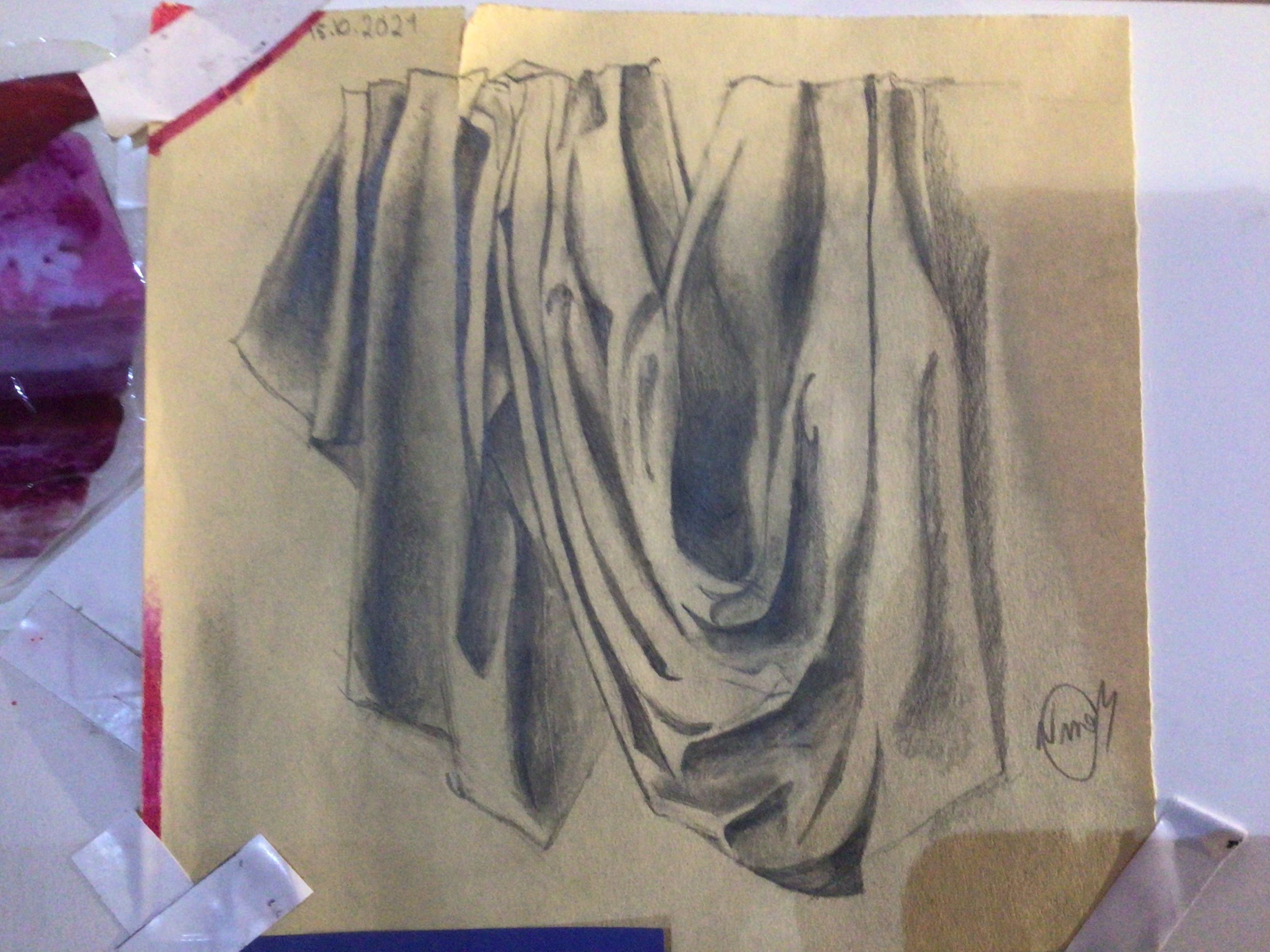 Dessiner un Drapé en dessin d'observation de Céline  le 20 octobre 2021