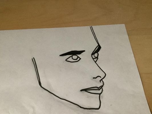 Tracer l'essentiel d'un visage de Chantal le 23 avril 2022