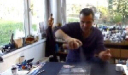 Quels gestes pour vernir un tableau avec un spray ?